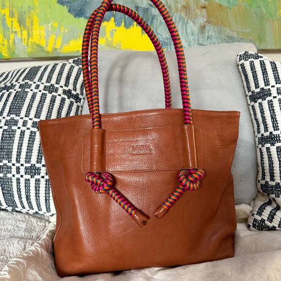 Mecha Mendez - Camel/British Luggage Brown Bucket Shoulder bag - Picture 3 of 12